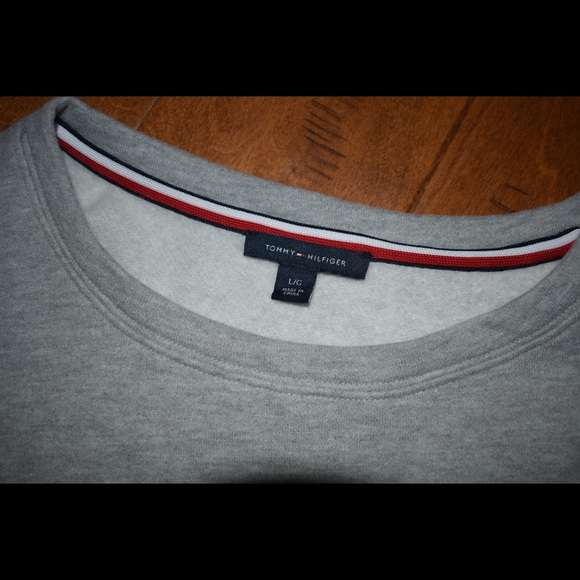 Tommy Hilfiger sweatshirt - Picture 2 of 3